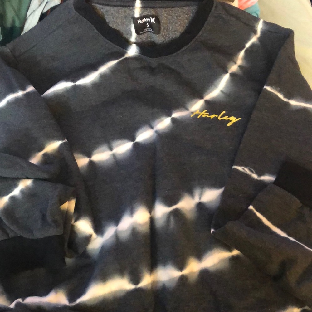 Hurley sweater